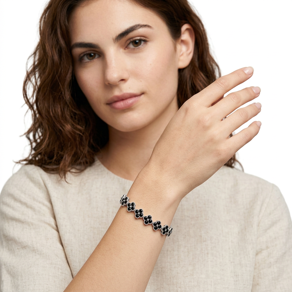 Silver and Black Four-Leaf Clover Zircon Bracelet - Gold-Tone Alloy Lucky view 5