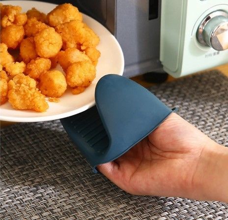 Kitchen Handling Gloves - 2 Pairs Blue Gloves for Hot Bowls view 2